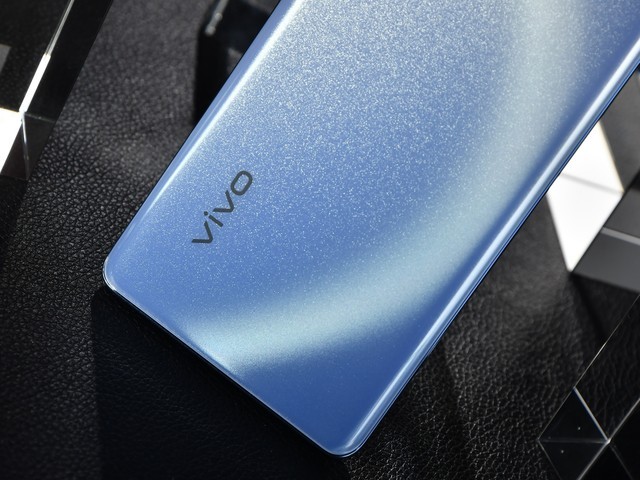 vivo Y100评测：超薄5000mAh长续航，512GB大内存流畅耐用插图2